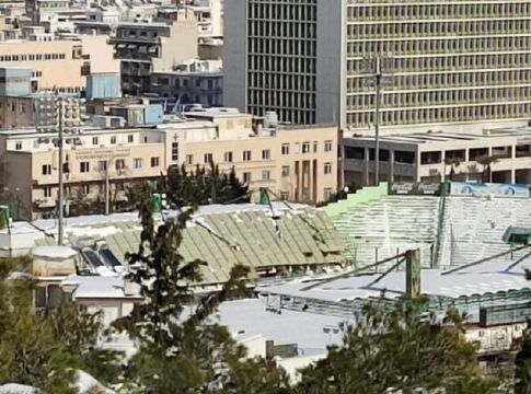 Viral: Φωτογραφία – σοκ από το στέγαστρο που έπεσε στη Λεωφόρο