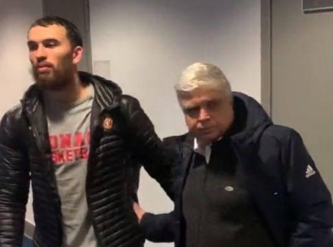 Τα είπαν σε καλό κλίμα οι Μάνος Παπαδόπουλος και Μάικ Τζέιμς (vid)