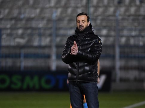 Μάντζιος: «Δεν μένουμε πίσω, είμαστε υποχρεωμένοι να κερδίσουμε τη Λαμία»