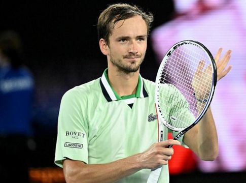 Μεντβέντεφ: Kινδυνεύει με αποκλεισμό από το Γουίμπλεντον