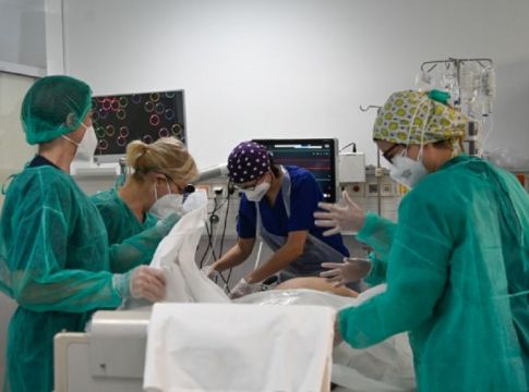 Κορωνοϊός: 19.731 νέα κρούσματα και 119 θάνατοι – Στους 576 οι διασωληνωμένοι