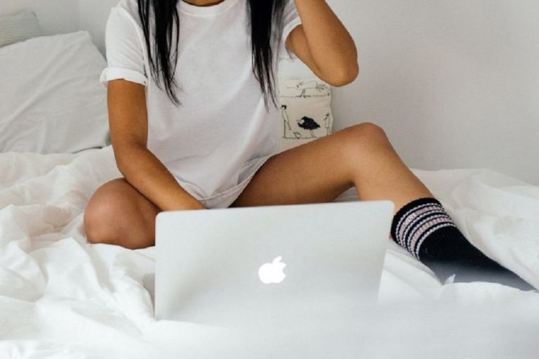 Τραγουδίστρια ξεσπά: «Όταν έμαθε ότι αρραβωνιάστηκα στη Θεσσαλονίκη δημοσίευσε το ροζ βίντεο μας» | to10.gr Τραγουδίστρια ξεσπά: «Όταν έμαθε ότι αρραβωνιάστηκα στη Θεσσαλονίκη δημοσίευσε το ροζ βίντεο μας» | to10.gr