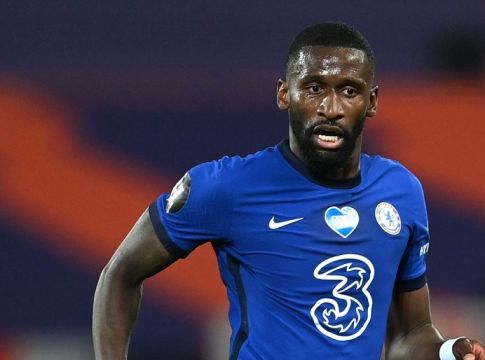 «Επίθεση» αγάπης στον Ρούντιγκερ από οπαδούς της Τσέλσι (vid)