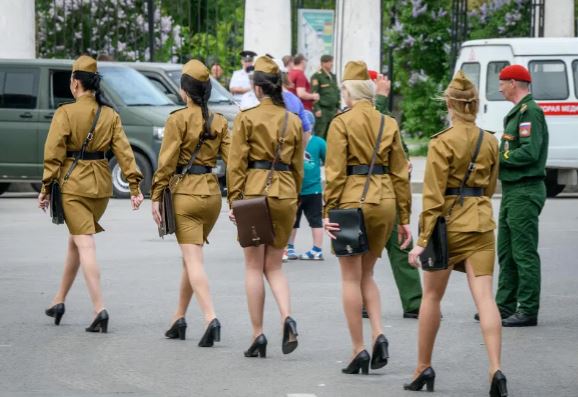Τα σ3ξι κορίτσια του ρωσικού στρατού, έτοιμα για… πόλεμο (pics)