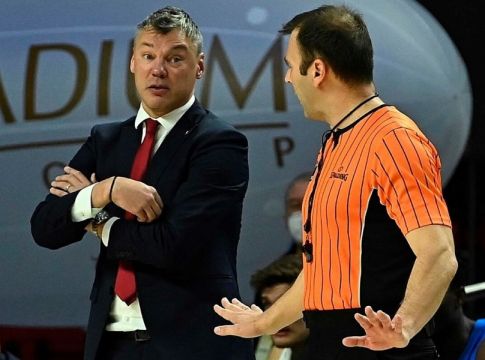 Σάρας σε διαιτητή στο El Clasico: «Μπορώ να κατεβάσω τα παντελόνια μου αν θέλω, αλλά εσύ αποφασίζεις» (vid)
