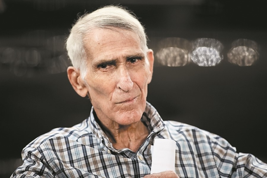 Όταν ο 78χρονος Σεραφείδης έκανε «πλονζόν» σε φιλανθρωπικό αγώνα (vid)
