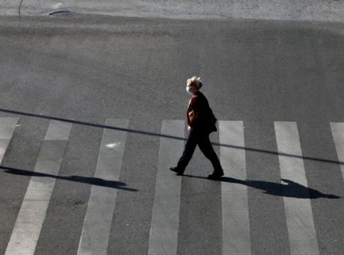 Κορωνοϊός: Πότε θα ομαλοποιηθεί ο σκληρός δείκτης των θανάτων – Τι δείχνουν τα πρώτα στοιχεία από τις νοσηλείες με Όμικρον