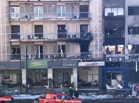 Έκρηξη στη Συγγρού: Η διαρροή αερίου πιθανότερη αιτία – Τι δήλωσε ο τραυματίας στους αστυνομικούς