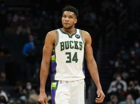 Αντετοκούνμπο – «Ελπίζω να παίξω 20 χρόνια στους Μπακς» (pic)