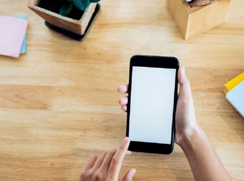 Η διαδικασία για την απαλλαγή από τα τέλη κινητής και καρτοκινητής τηλεφωνίας