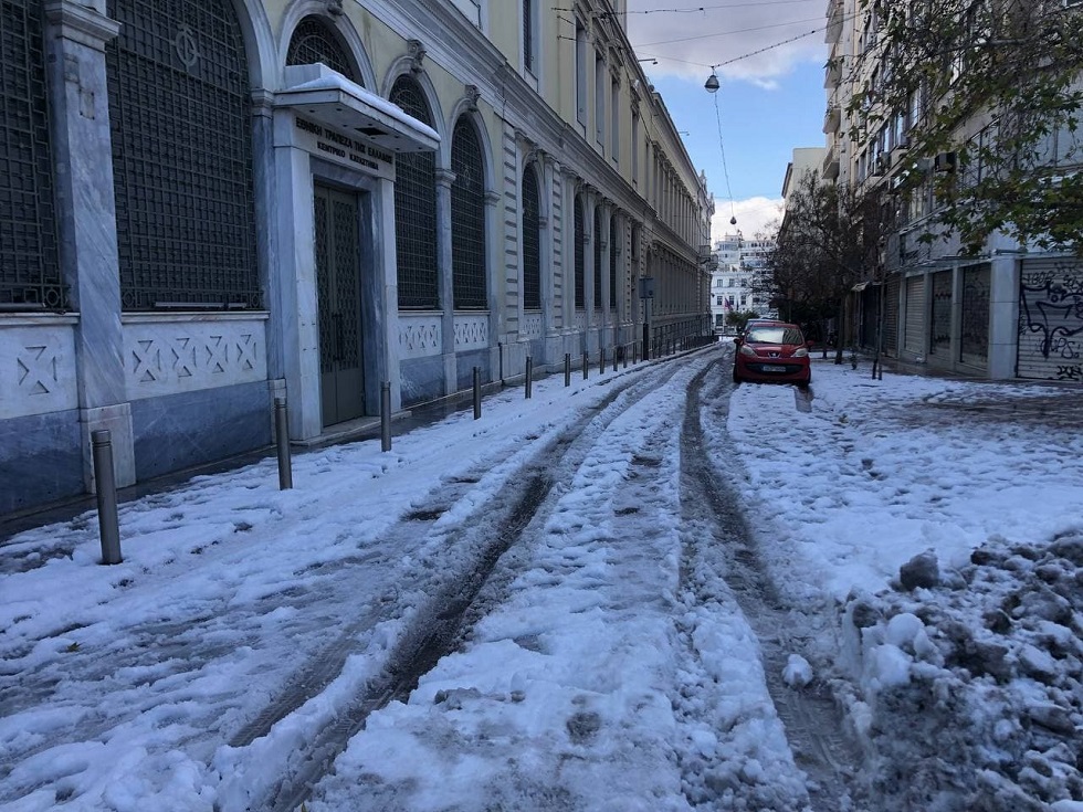 Κακοκαιρία «Ελπίδα»: Ξεσπούν οι Αθηναίοι πολίτες – «Είναι δυνατόν να κλείνει η πρωτεύουσα; Χάσαμε τα μεροκάματά μας»