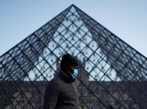 Δανία: Η κατάργηση των περιορισμών και οι θάνατοι «με Covid» και «από Covid»