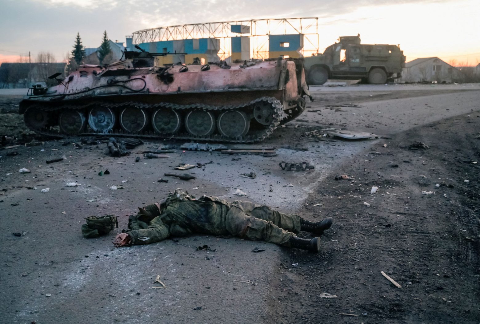 Ουκρανία: Σφοδρές μάχες στο Κίεβο και στο Χάρκοβο – Βαριές οι ρωσικές απώλειες υποστηρίζουν οι Ουκρανοί