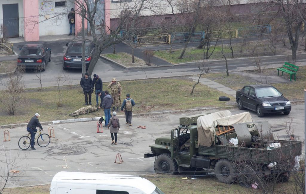 Προελαύνουν οι Ρώσοι: Πέφτουν πυροβολισμοί γύρω από κυβερνητικά κτίρια στο Κίεβο