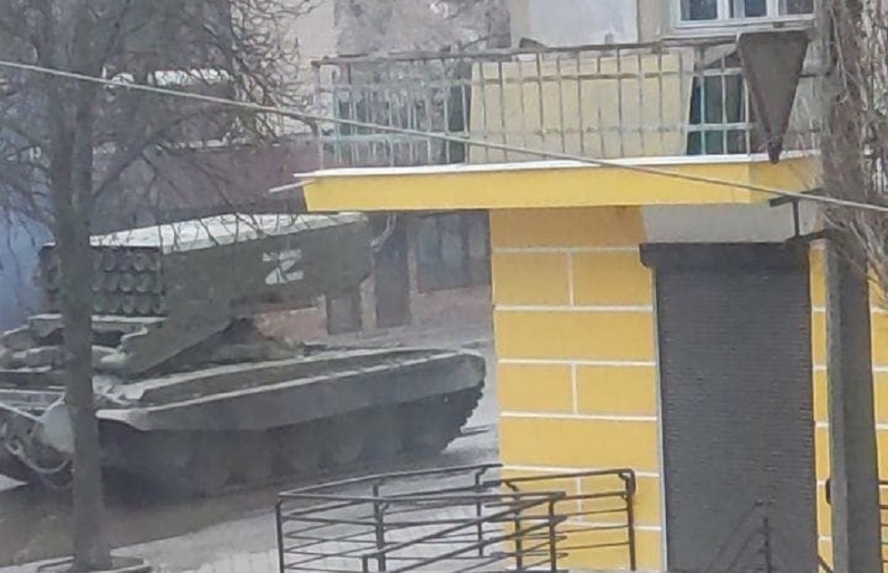 Πόλεμος στην Ουκρανία: Ο ρωσικός στρατός αναπτύσσει το βαρύ φλογοβόλο TOS-1 κοντά στο Χάρκοβο