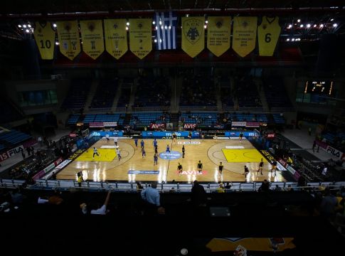 Δύο οπαδοί της ΑΕΚ προσφέρουν Διαρκείας σε άνεργους και φοιτητές