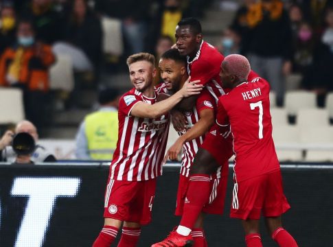 Ολυμπιακός – ΑΕΚ: Ένα ντέρμπι με βίους… αντίθετους