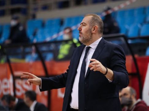 Απαλλάχθηκε ο Δέδας, κανονικά στον πάγκο με τον Ολυμπιακό
