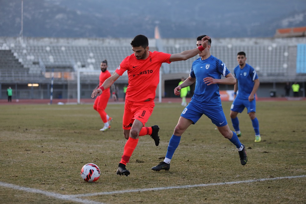 Σπουδαίο «διπλό» και κορυφή για τη Βέροια (0-2, vids)