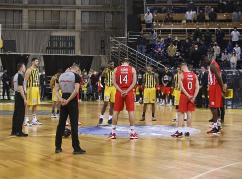 Τίμησαν την μνήμη του Άλκη Άρης και ο Ολυμπιακός (pics & vid)