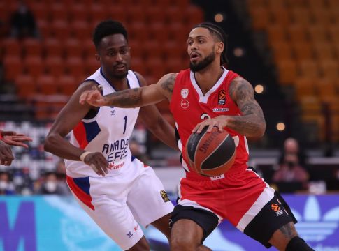 LIVE: Ολυμπιακός – Αναντολού Εφές 87-85 (Τελικό)