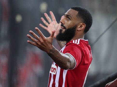 Εμβιλά: «Σκανδαλώδης η διαιτησία, το πιο σημαντικό ήταν η νίκη»