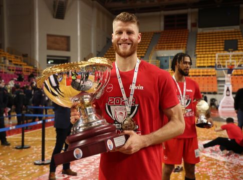 Ουόκαπ: «Πήραμε το πρώτο τίτλο της σεζόν και κοιτάμε μπροστά για όσα θα έρθουν»