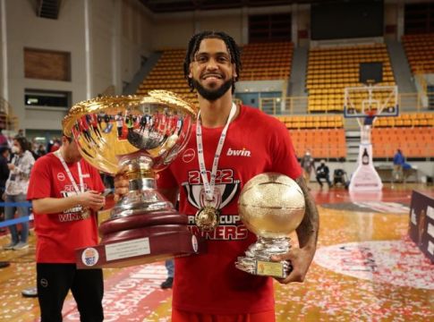 Οι ηγέτες και ο αφανής «ήρωας»