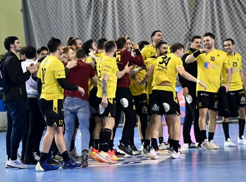 Για νίκη στη Θεσσαλονίκη η ΑΕΚ