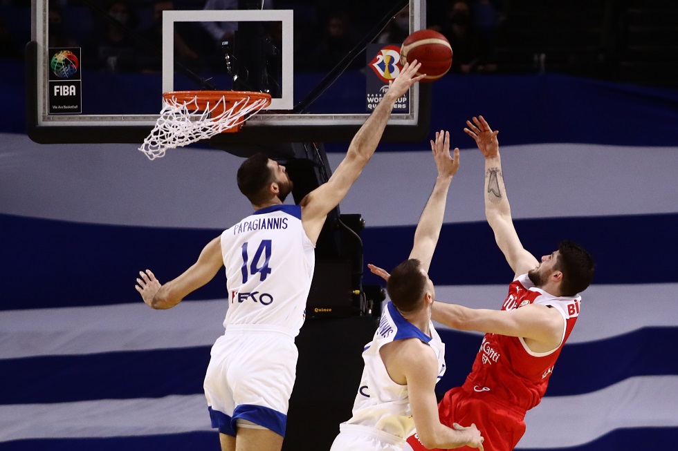 LIVE: Ελλάδα – Τουρκία 72-71 (Τελικό)