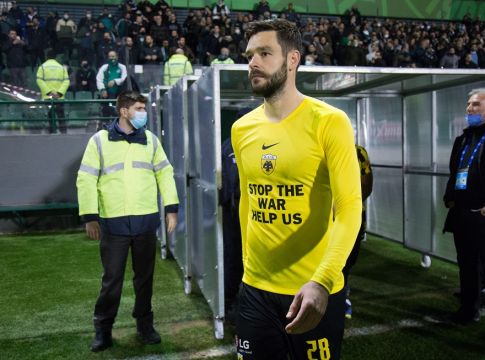 Το μήνυμα του Σάκχοφ για τον πόλεμο στην Ουκρανία: «Stop the war, help us» (Pics & vid)