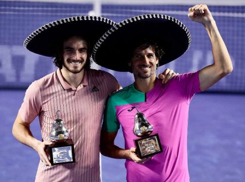 Θρίαμβος του Τσιτσιπά στο Ακαπούλκο και σεφτέ στους τίτλους στο διπλό (vids)