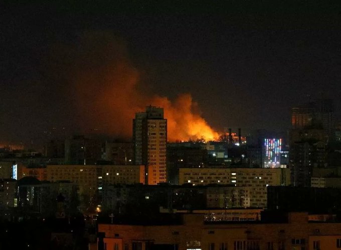 Ουκρανία: Ολονύχτια πολιορκία του Κιέβου – Ήχησαν σειρήνες για αεροπορική επιδρομή στο Χάρκοβο