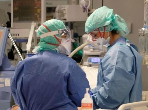 Κορωνοϊός: 16.023 νέα κρούσματα και 72 θάνατοι – Στους 567 οι διασωληνωμένοι