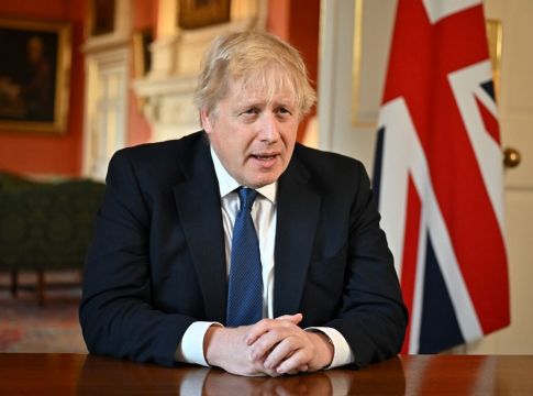 Μήνυμα Τζόνσον: Ζητάει από Ρωσία και Ουκρανία δύο πλευρές να σταματήσουν τον πόλεμο