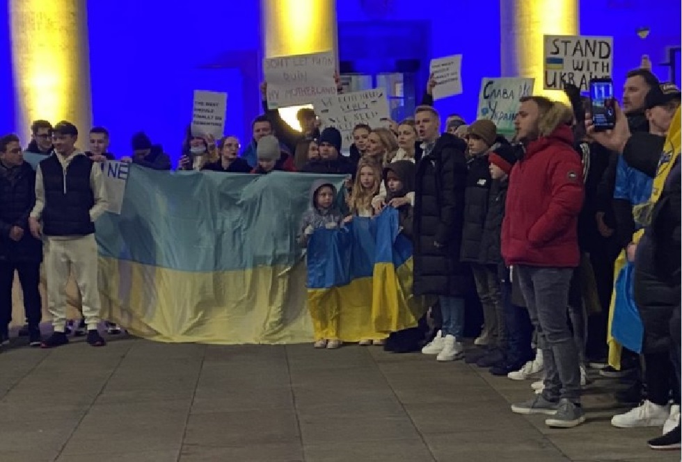 Ζιντσένκο: Βρέθηκε σε διασήλωση κατά των συρράξεων στην Ουκρανία (pics, vids)