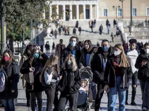Πάνω από 5.000 τα κρούσματα στην Αττική – Ξεπερνούν τις 2.200 στη Θεσσαλονίκη