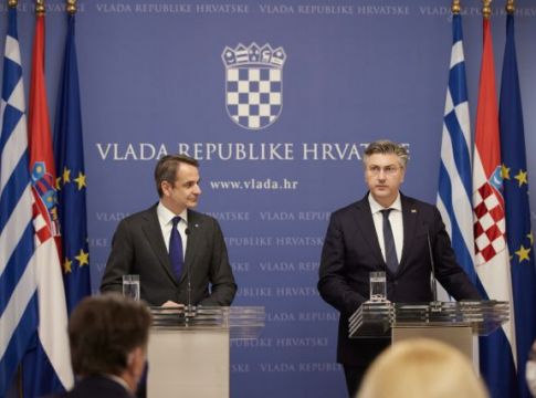 Viral η διερμηνέας στη συνάντηση Μητσοτάκη – Πλένκοβιτς: «Δεν τα κατάλαβα όλα…»