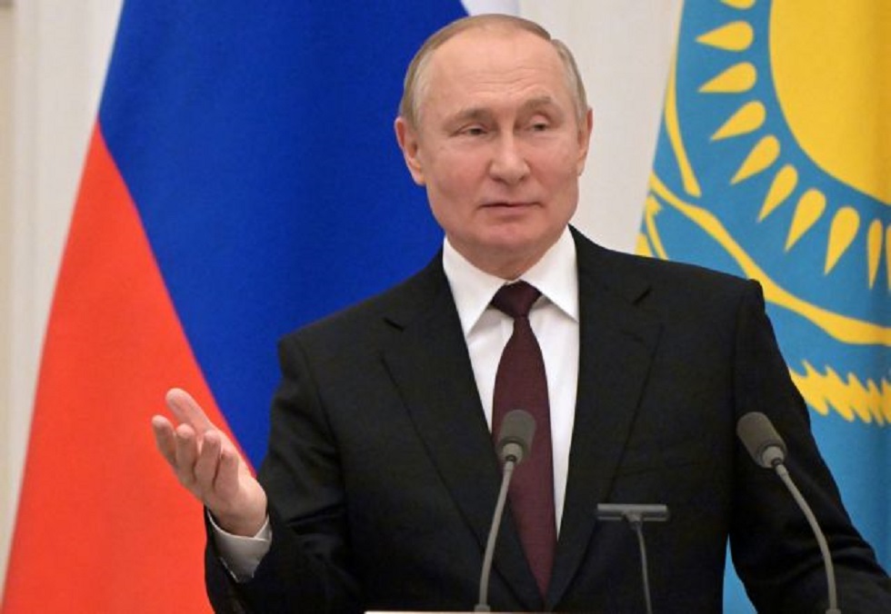 Ο Πούτιν ειρωνεύεται τους Δυτικούς: «Τι ώρα θα γινόταν η εισβολή στην Ουκρανία;»