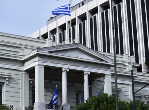 Η Αθήνα απαντά στις απειλές Ερντογάν για τα ελληνικά νησιά: «Στερούνται κάθε νομιμότητα»