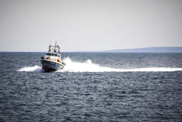 Σοβαρό επεισόδιο με σκάφος του Λιμενικού και τουρκικό αλιευτικό στις Οινούσσες