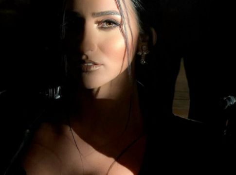 Αναστασία: Οι «Αμαρτίες» που έγιναν viral στο TikTok και η αγάπη της για το τραγούδι (vids)