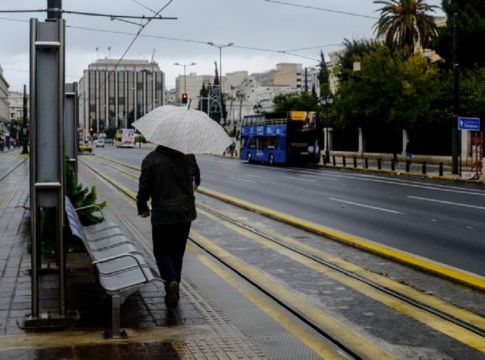 Καιρός: Βροχές και καταιγίδες την Παρασκευή: Δείτε που θα «χτυπήσουν» τα φαινόμενα
