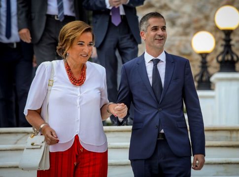 Κώστας Μπακογιάννης με αφορμή την Παγκόσμια Ημέρα κατά του Καρκίνου: «Η μάνα μας είναι ένας απίστευτα δυνατός άνθρωπος»