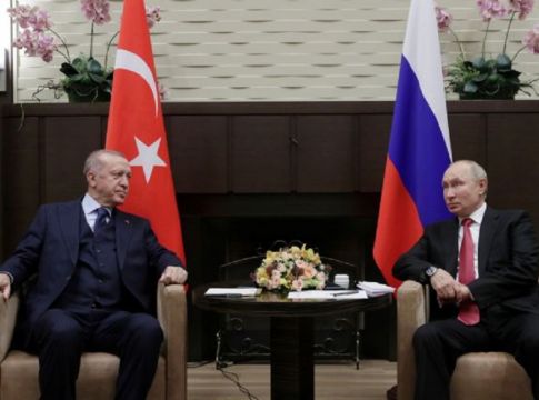 Ερντογάν προς Πούτιν: «Η Τουρκία δεν θα αναγνωρίσει κανένα μέτρο που πλήττει την ακεραιότητα της Ουκρανίας»