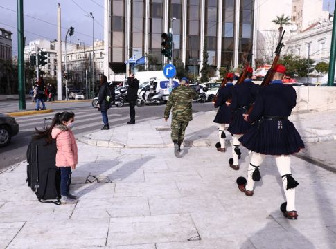 Κορωνοϊός: Πού εντοπίζονται τα 15.305 νέα κρούσματα – Ο χάρτης της διασποράς