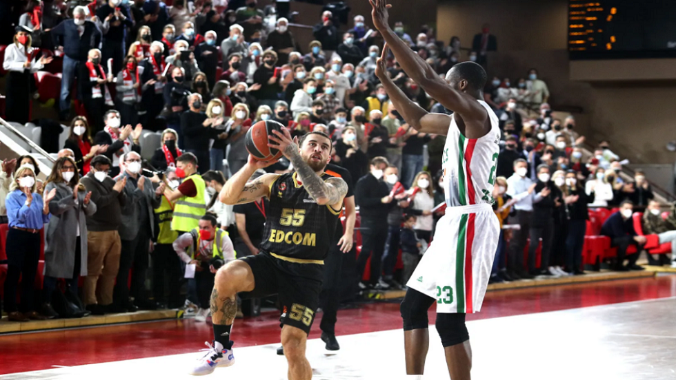 Μονακό: Το buzzer-beater τρίποντο του Τζέιμς (vid)