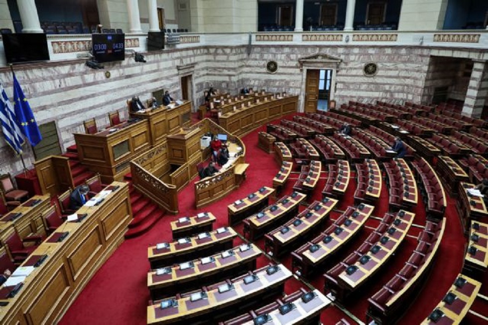 Βουλή: Υπερψηφίστηκε η τροπολογία για τη μοριοδότηση προσωπικού στα νοσοκομεία