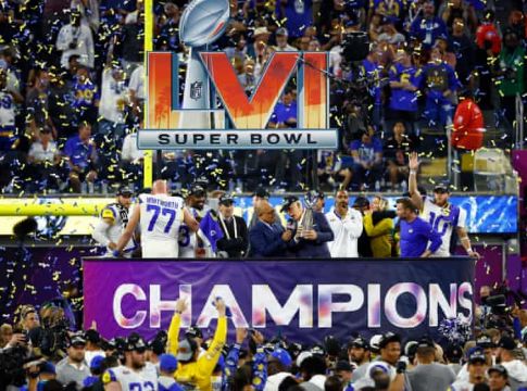 Πρωταθλητές οι Rams στο Super Bowl – Μοναδικό show στο ημίχρονο (vids)