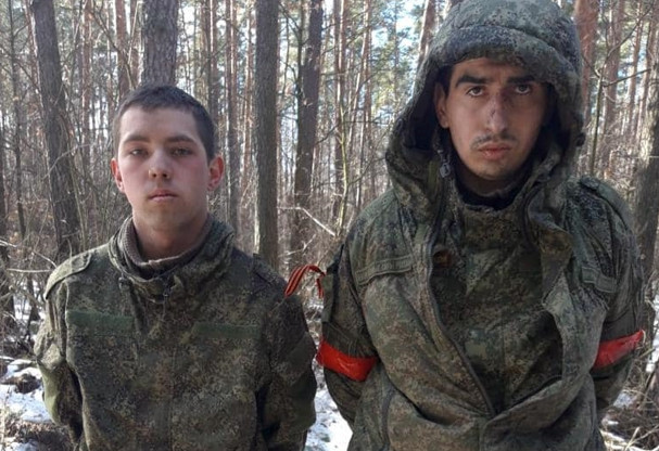 Συνελήφθησαν δύο Ρώσοι στρατιώτες από τις ουκρανικές δυνάμεις (Εικόνες)